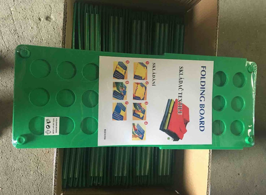 Quick folding clothes board