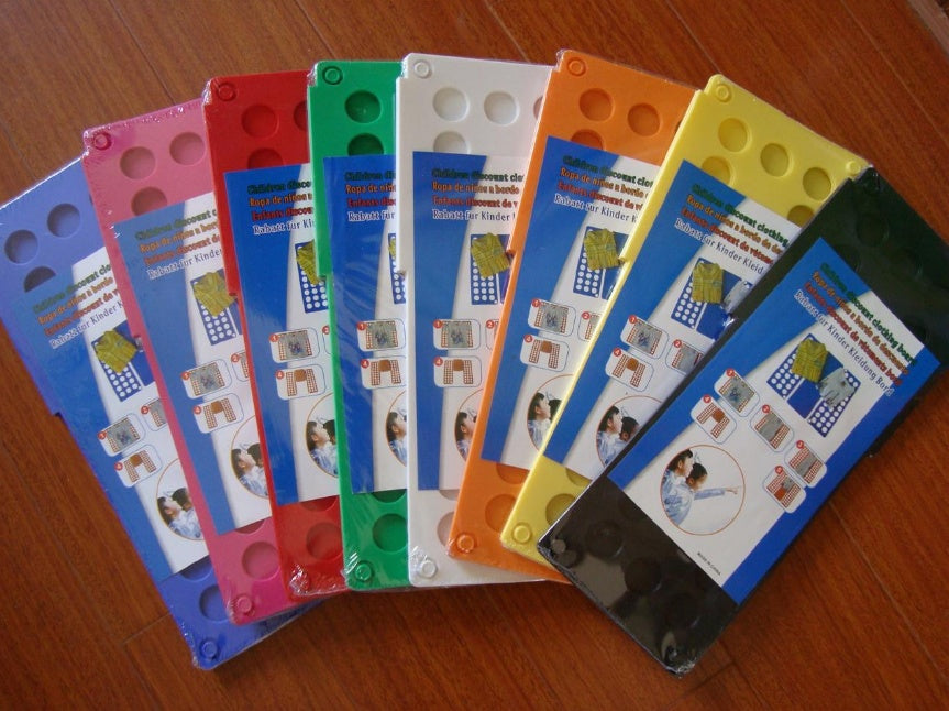 Quick folding clothes board